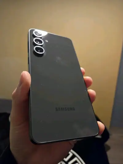 Samsung Galaxy S24 FE con caja original - miniatura 5