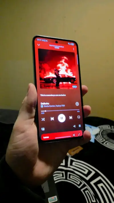 Samsung Galaxy S24 FE con caja original - miniatura 6
