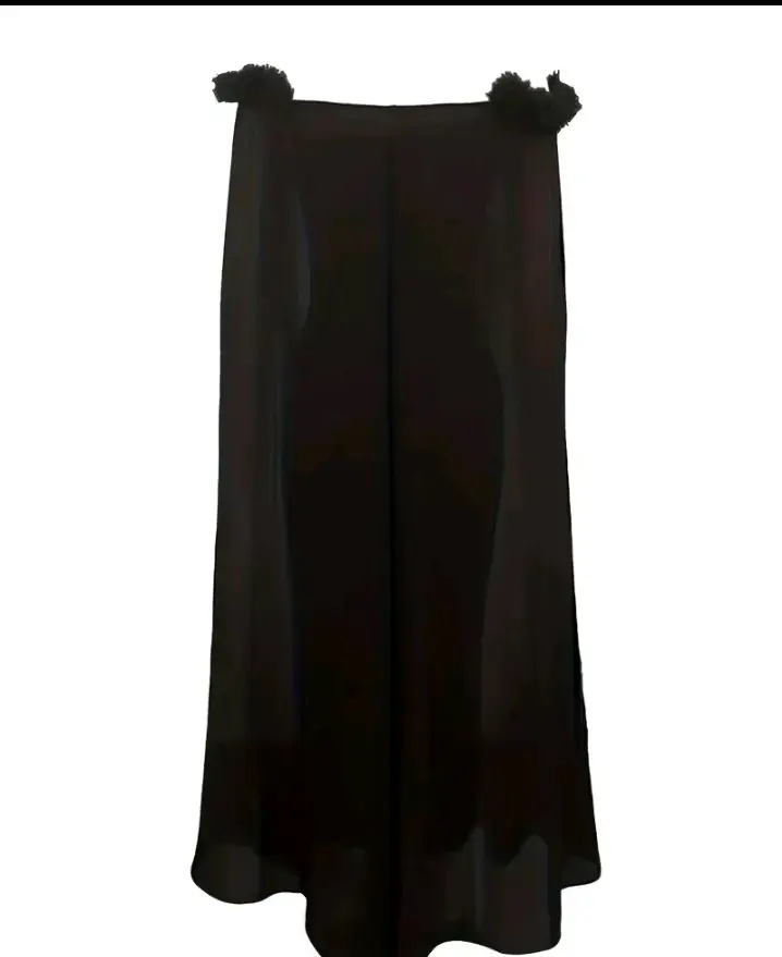 Vestido largo negro con capa elegante - 3