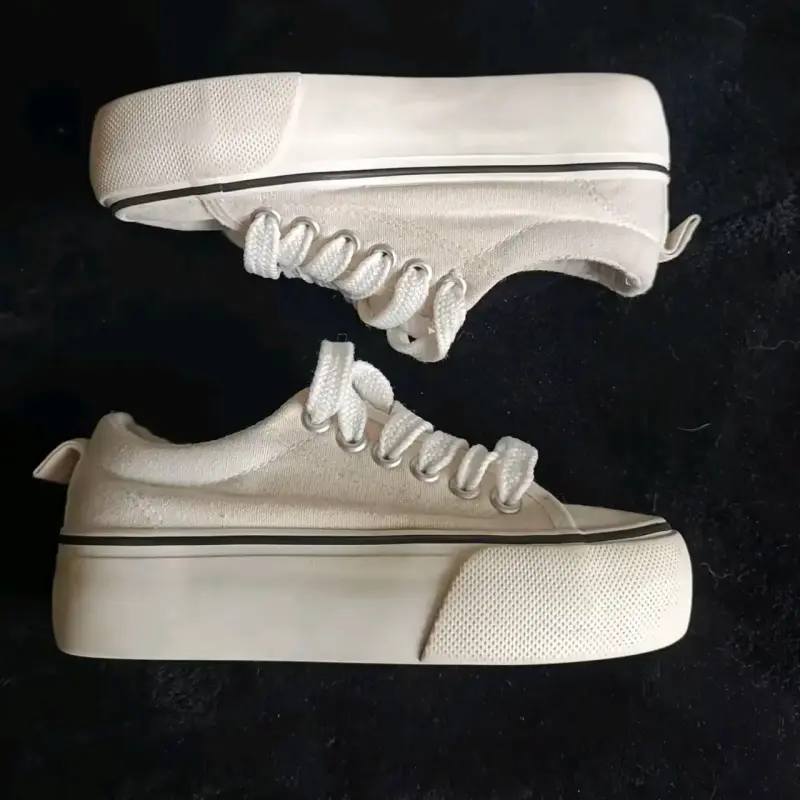 Zapatillas blancas con plataforma - 1