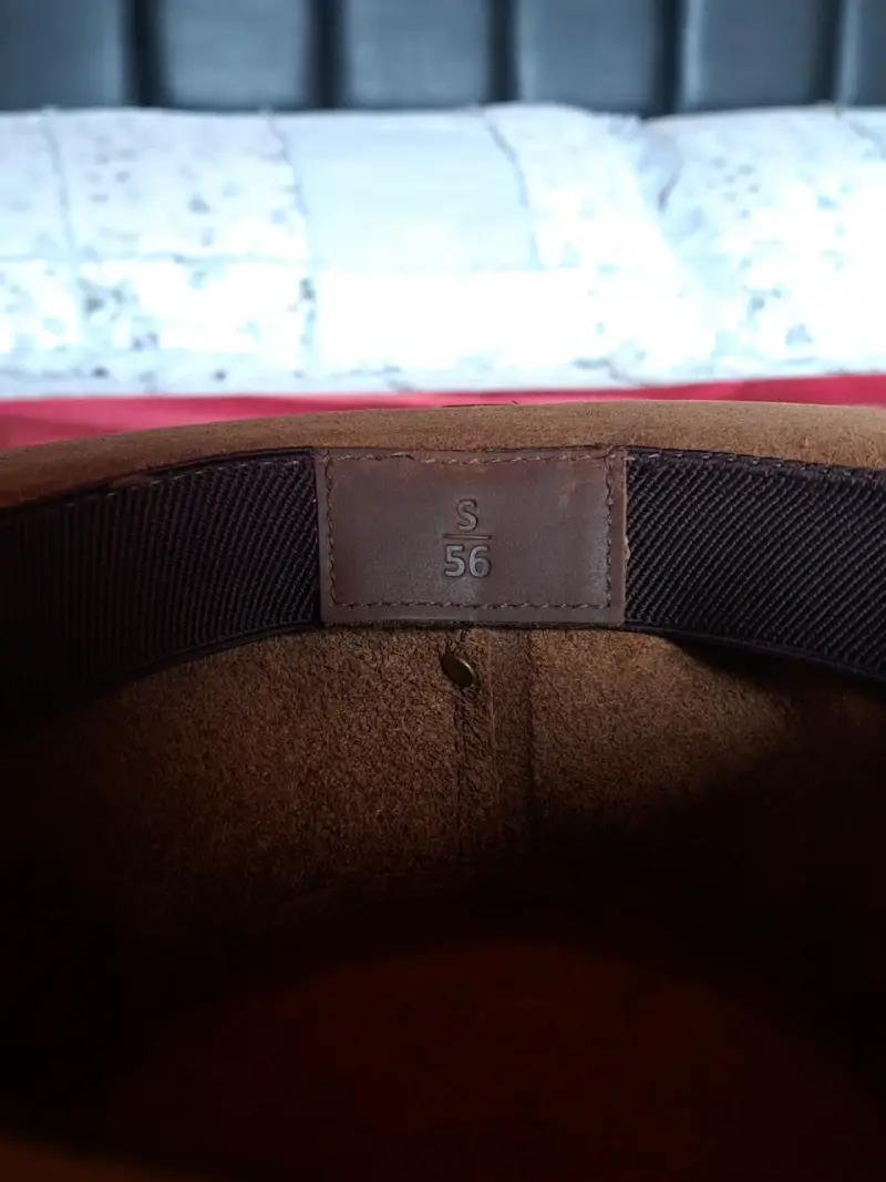 Sombrero de vaquero. Cuero real. Con pañuelo. - 4