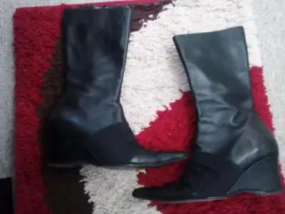 Botas negras de cuero con hebillas talla35 - miniatura 1