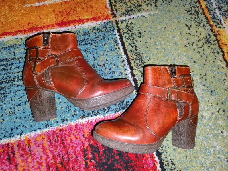 Botas negras de cuero con hebillas talla35 - 6