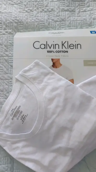 Set 4 Poleras Calvin Klein 100% algodón - miniatura 2