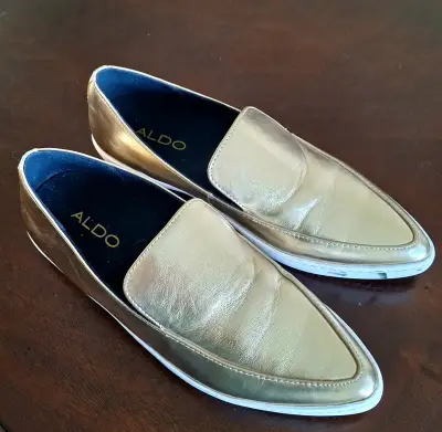 Zapatos dorados Aldo para mujer - miniatura 1