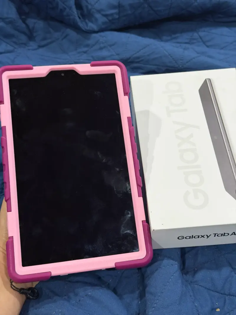 Tablet Samsung Galaxy Tab A7 Lite con funda protectora - 1