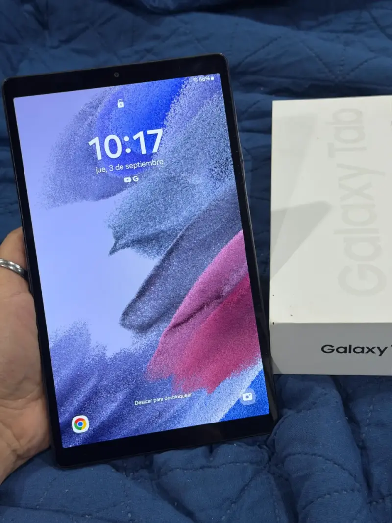 Tablet Samsung Galaxy Tab A7 Lite con funda protectora - 2