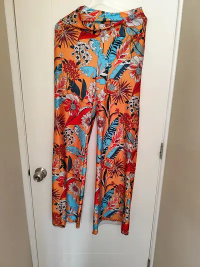 Pantalones acampanados de mujer en varios colores - miniatura 3