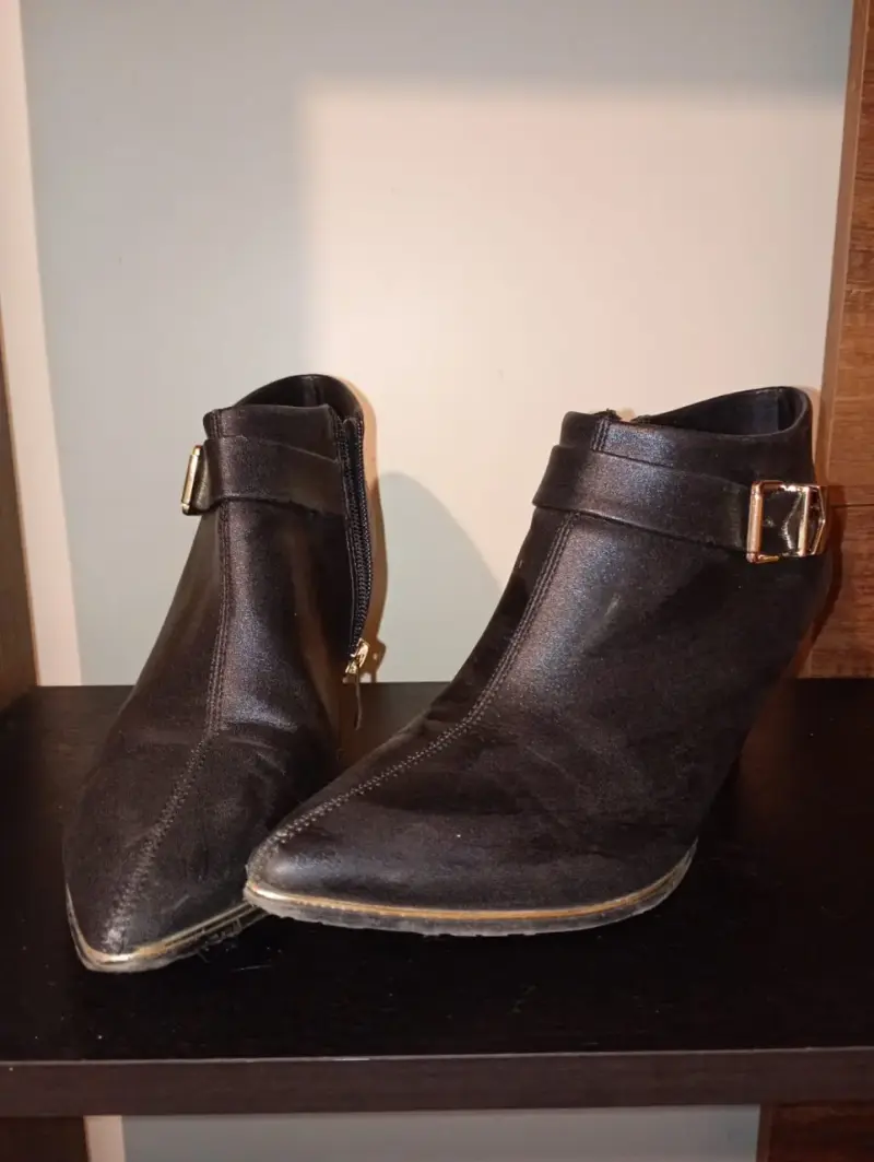 Botines de tacón negro con cierre lateral - 2