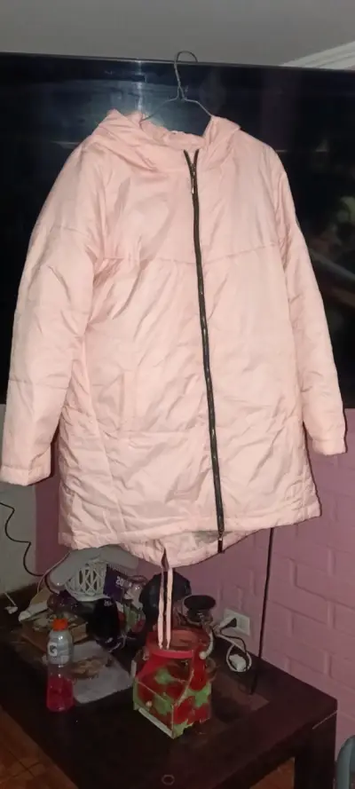 Chaqueta acolchada rosada para mujer - miniatura 1