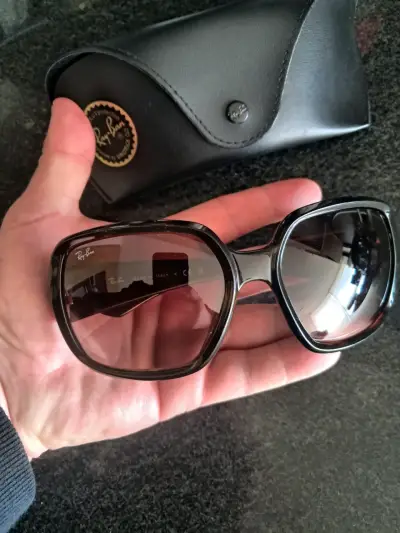 Gafas de Sol Ray-Ban RB4347 Negras Unisex - miniatura 1