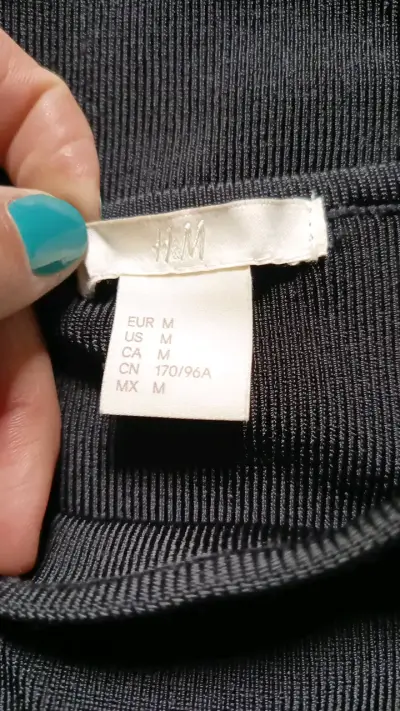 Vestido negro ajustado H&M talla M - miniatura 2