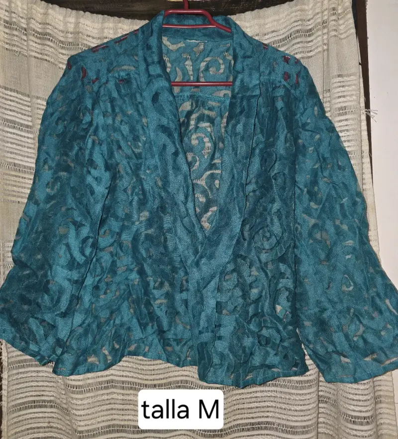 Blusa de encaje turquesa talla M