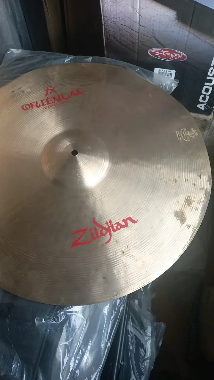 Platillo Zildjian FX Oriental Crash of Doom 22"