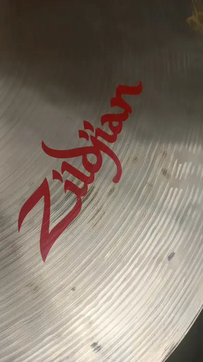 Platillo Zildjian FX Oriental Crash of Doom 22" - miniatura 3