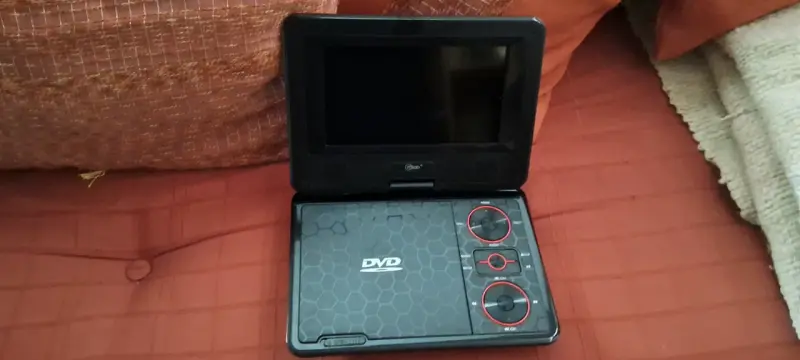Reproductor de DVD portátil Mlab con pantalla giratoria - 1