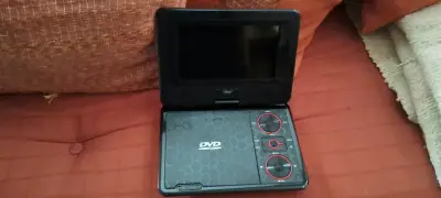 Reproductor de DVD portátil Mlab con pantalla giratoria - miniatura 1