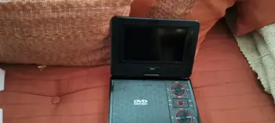 Reproductor de DVD portátil Mlab con pantalla giratoria - miniatura 2