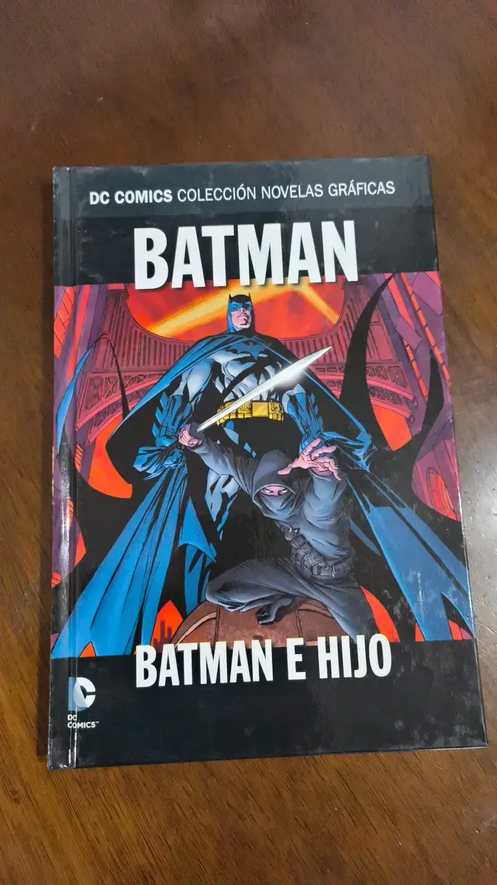 Novela gráfica Batman e Hijo de DC Comics