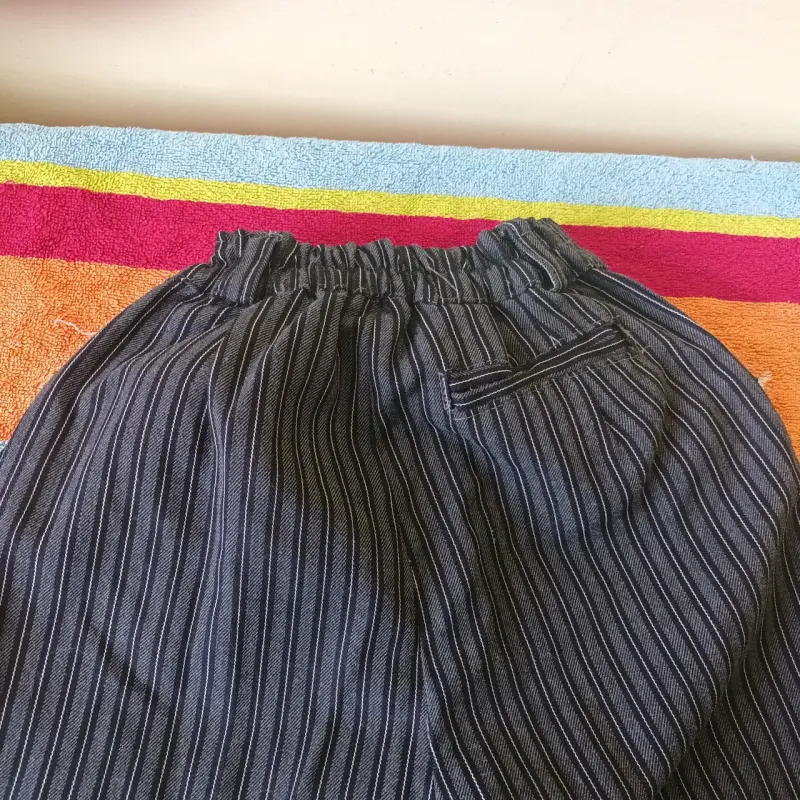 Pantalones tela haso  en buen estado - 4