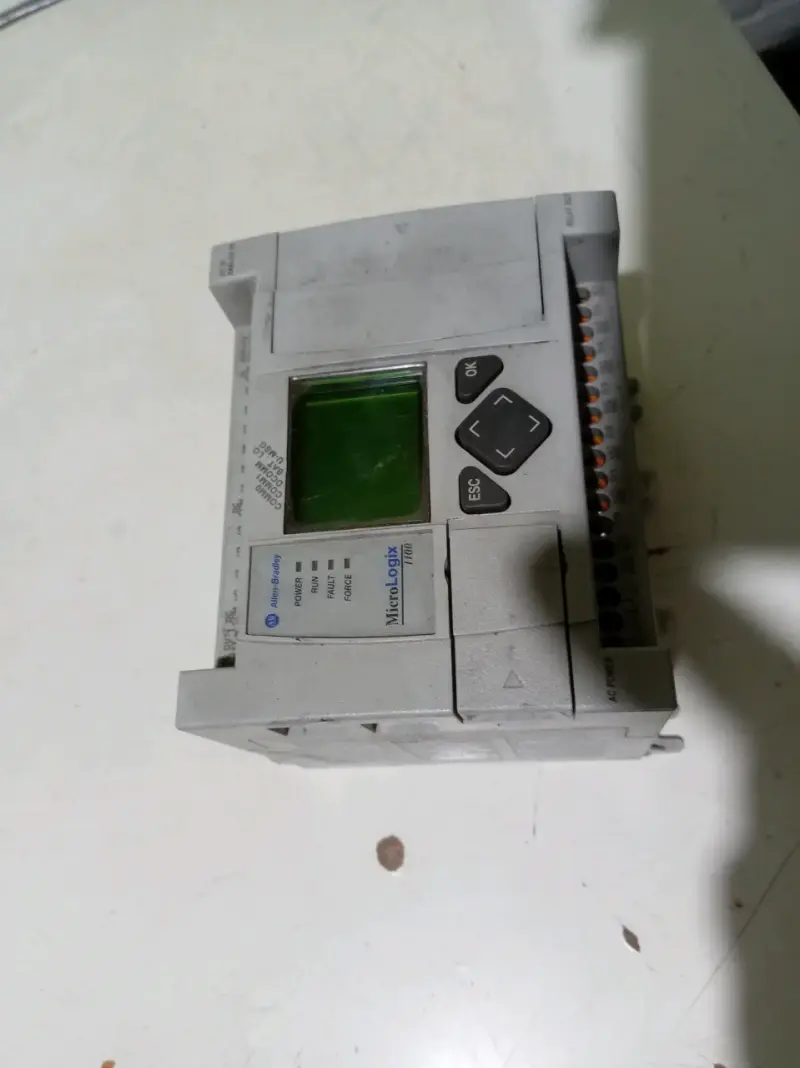 Controlador lógico Allen-Bradley MicroLogix 1100