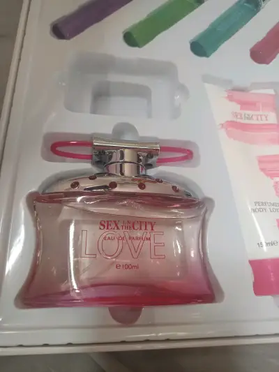 Set de Perfumes y Lociones Sex in the City Love - miniatura 3