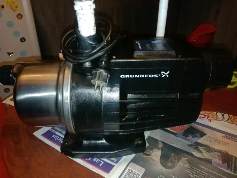 Bomba de agua Grundfos de acero inoxidable - 2