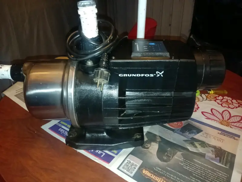 Bomba de agua Grundfos de acero inoxidable - 4
