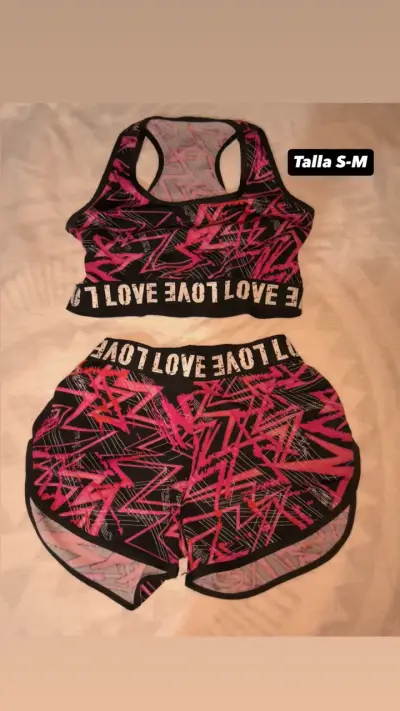 Poleras ( XS-S-M ) Conjunto deportivo! - miniatura 3