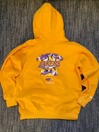 𝑯𝒐𝒐𝒅𝒊𝒆 𝑴𝒂𝒓𝒄𝒂 𝘼𝘼𝙋𝙀® 𝙭 𝙉𝘽𝘼 𝙇𝙖𝙠𝙚𝙧𝙨💛💜 - miniatura 3