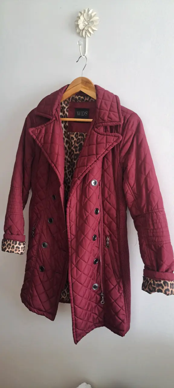 Parka acolchada burdeo con detalles de leopardo W - 2