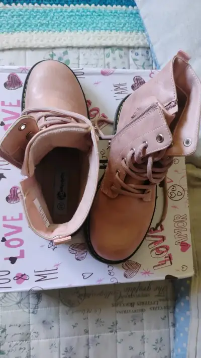 Botas rosadas de cuero sintético para mujer - miniatura 2