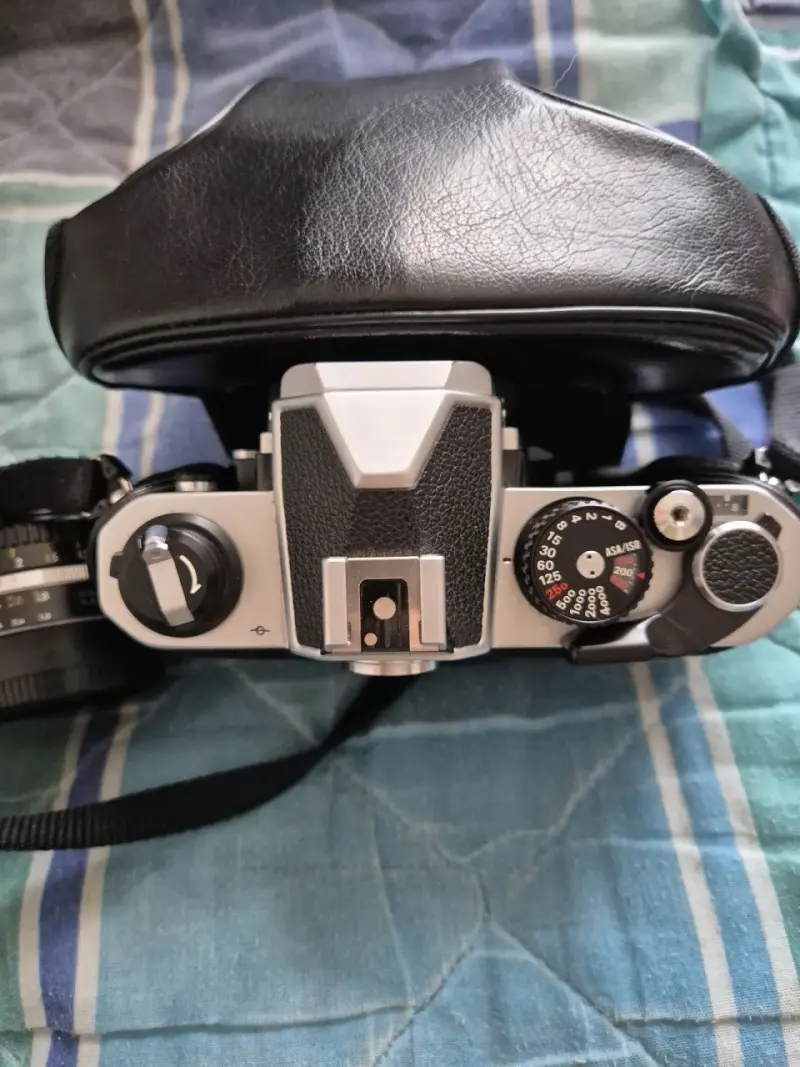 Cámara analógica Nikon FM2 con dos objetivos - 5