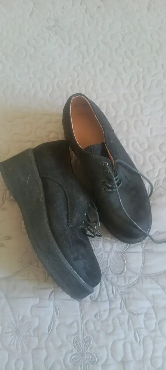 Zapatos de mujer negros con diseño elegante - 2
