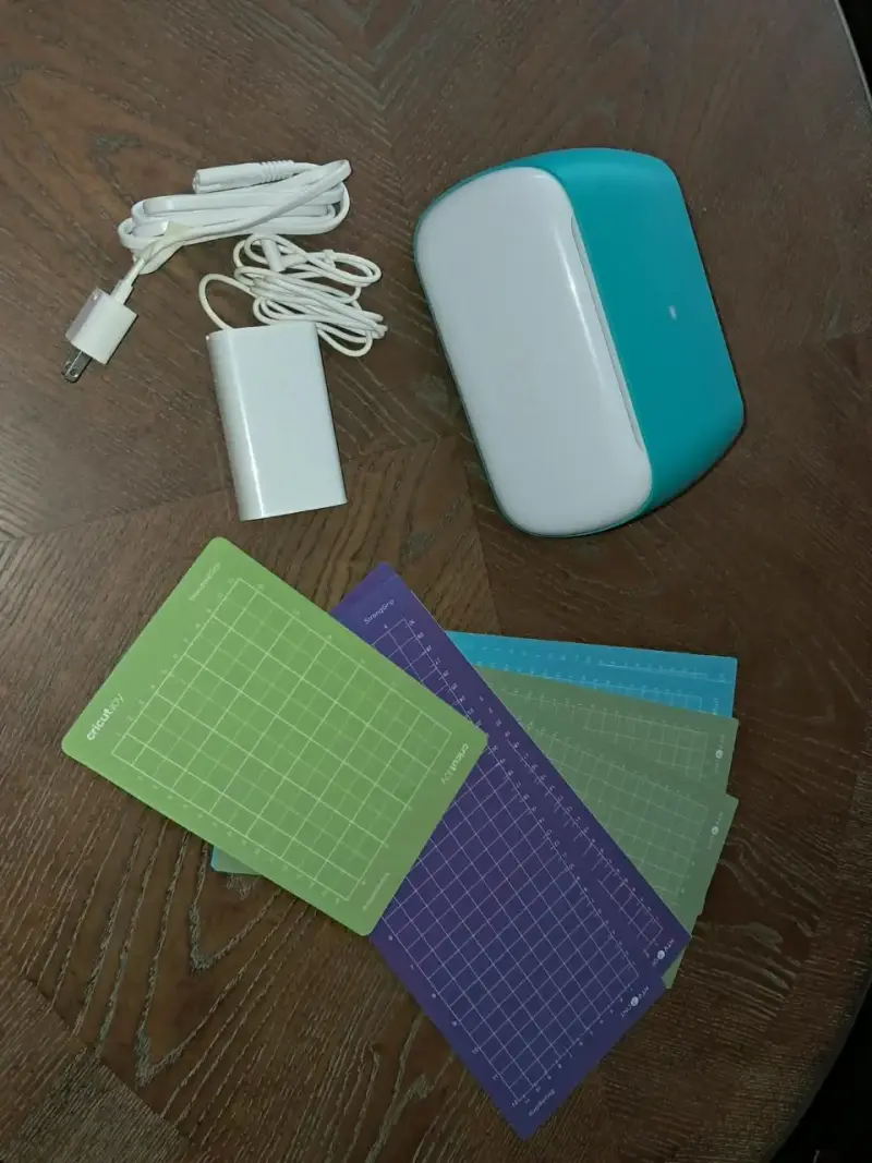 Cortadora Cricut Joy con accesorios y tapetes - 3