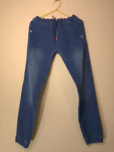 Pantalones de mezclilla azul para niños - miniatura 1