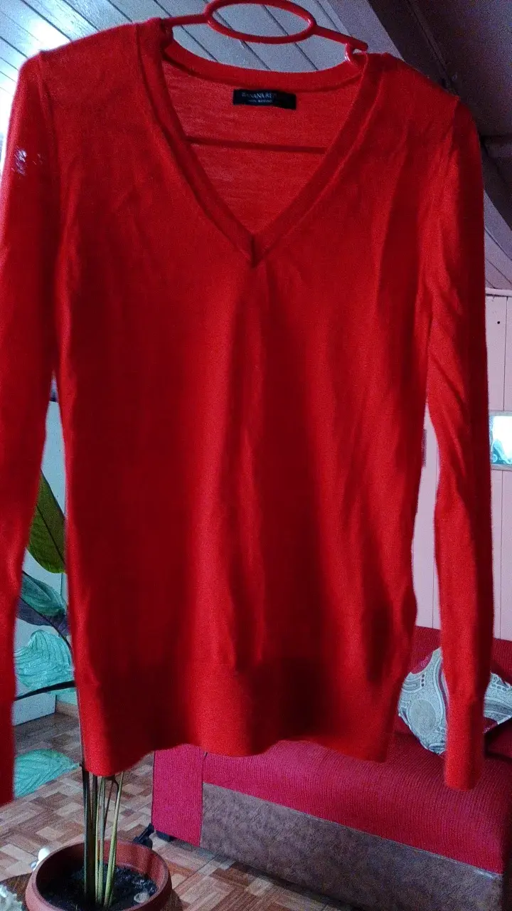 Suéter rojo de lana para mujer