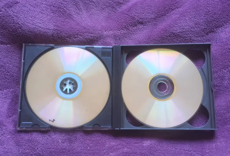 CD Los Prisioneros Ni Por La Razón, Ni Por La Fuerza - 3