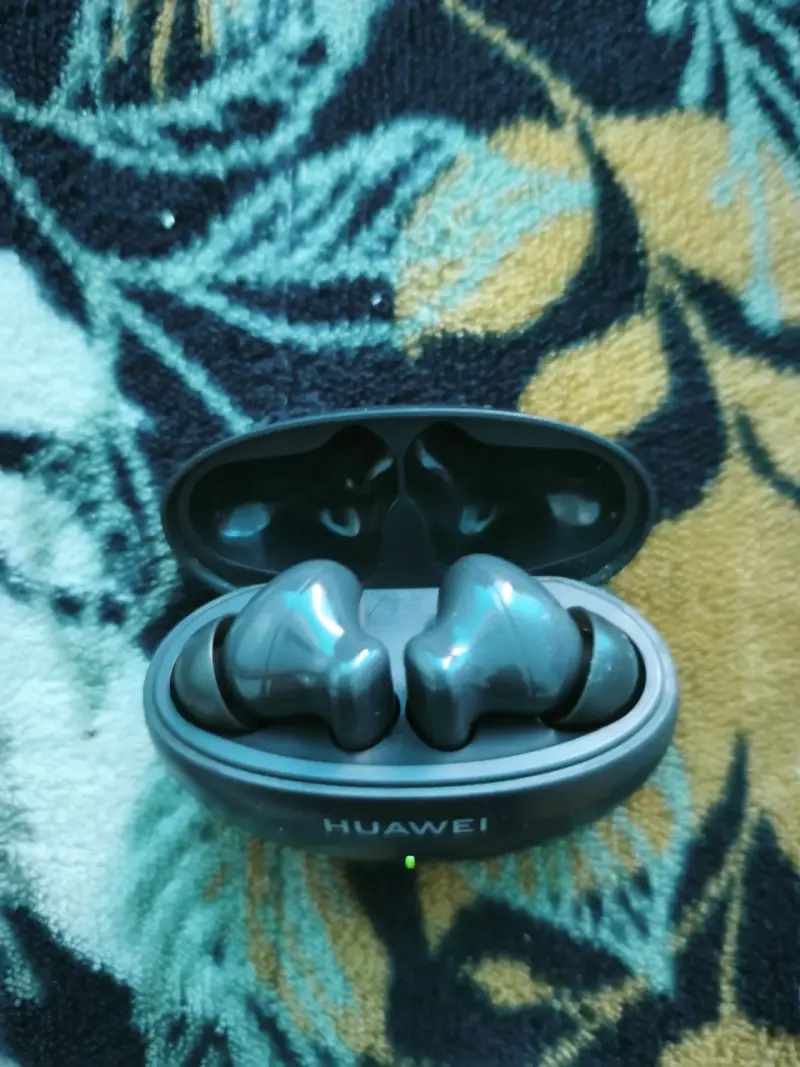 Auriculares Inalámbricos Huawei con Estuche de Carga - 2