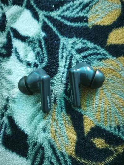 Auriculares Inalámbricos Huawei con Estuche de Carga - miniatura 3