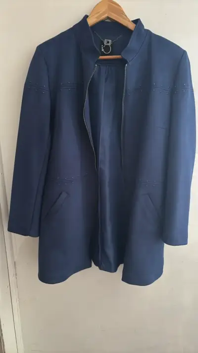 Abrigo azul marino para mujer talla 42 - miniatura 1