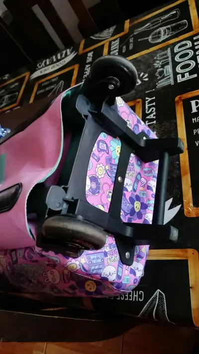 Mochila infantil con ruedas diseño floral - miniatura 4