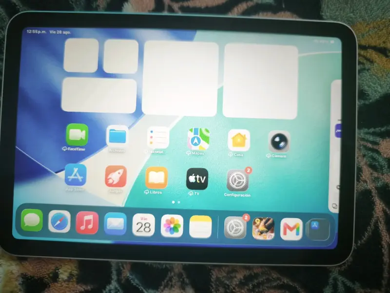 iPad Mini Apple en buen estado con funda azul - 3