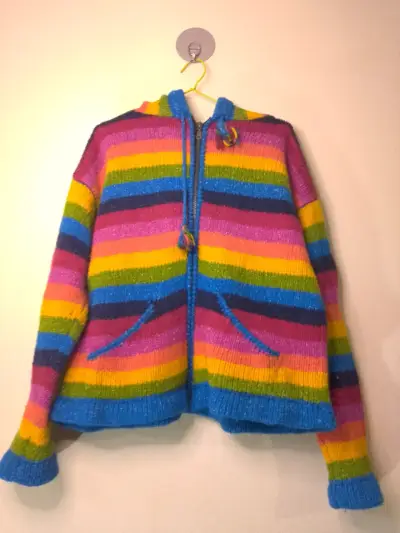 Chaleco de lana a rayas multicolor con capucha - miniatura 1