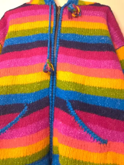 Chaleco de lana a rayas multicolor con capucha - miniatura 2