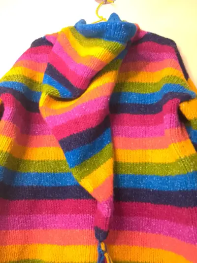 Chaleco de lana a rayas multicolor con capucha - miniatura 4