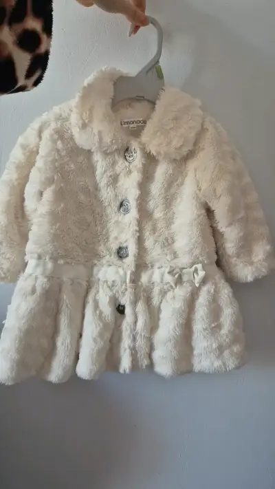 Abrigo de peluche para niña color crema - miniatura 2