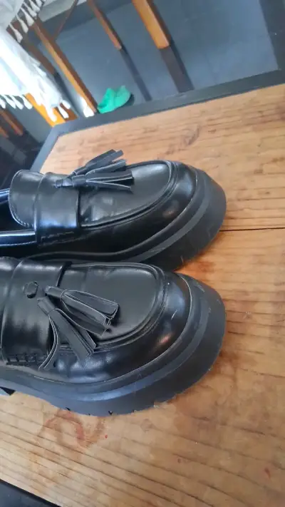 Zapatos mocasines negros con plataforma - miniatura 5