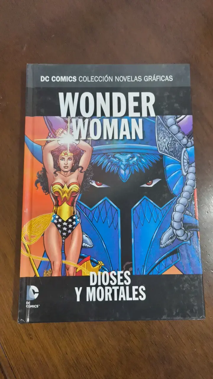 Novela gráfica Wonder Woman: Dioses y Mortales
