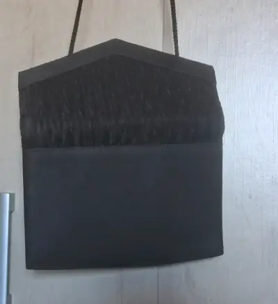 Cartera de mano negra elegante - miniatura 5
